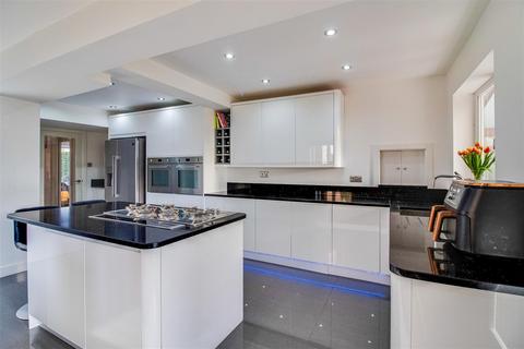 5 bedroom detached house for sale - The Orchard, Wakefield WF2