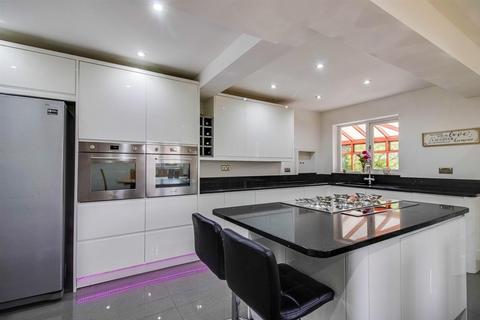 5 bedroom detached house for sale, The Orchard, Wakefield WF2