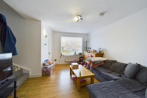 2 bedroom house to rent, Milborne Road, Maidenbower RH10