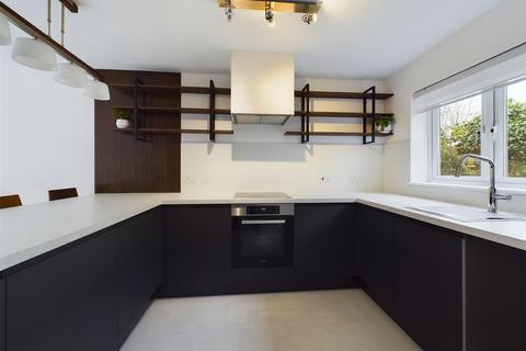 undefined, Wickland Court, CRAWLEY RH10