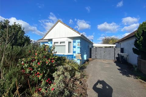 2 bedroom bungalow for sale - Park Avenue, Kinson, Bournemouth, Dorset, BH10
