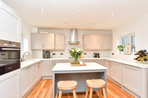 4 bedroom detached house for sale, Rochester Road, Cuxton, Rochester, Kent
