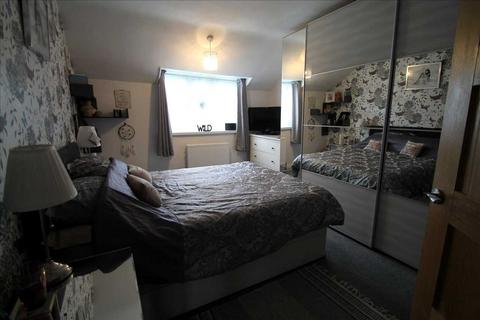 2 bedroom maisonette for sale - Grove Lane