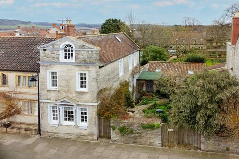 4 bedroom end of terrace house for sale, Broad Street, Somerton