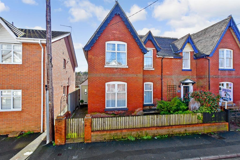 Granville Road, Totland Bay, Isle of... 2 bed for sale £