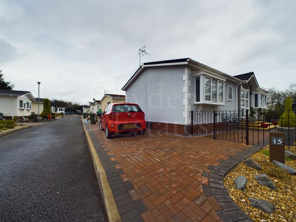 The Willows, Cleobury Road, Far Forest, DY14 9EB 2 bed park home for