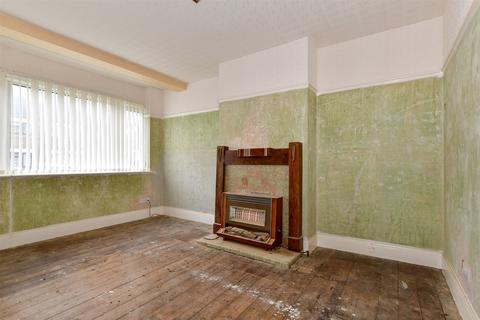 10 Dean Road, Strood, Rochester, ME2 3QH