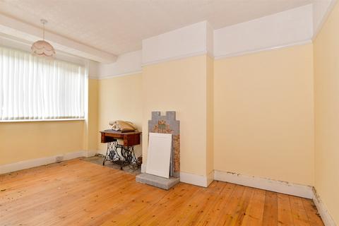 10 Dean Road, Strood, Rochester, ME2 3QH