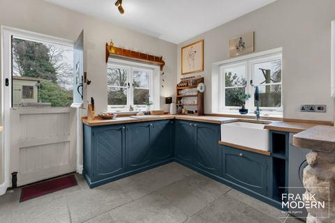 30 Helpston Road, Ailsworth, Peterborough, PE5 7AE