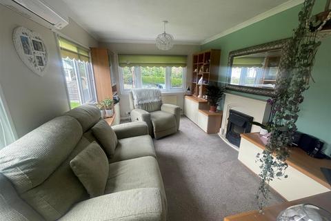 1 bedroom park home for sale, Lower Road, East Farleigh, Maidstone, Kent