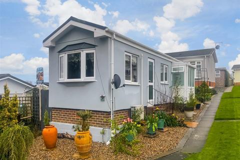 1 bedroom park home for sale, Lower Road, East Farleigh, Maidstone, Kent