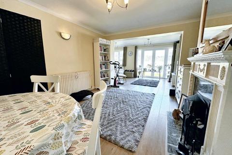 3 bedroom bungalow for sale - Tumulus Road, Saltdean BN2