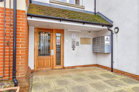 2 bedroom flat for sale, Hornchurch Road, Hornchurch, Essex