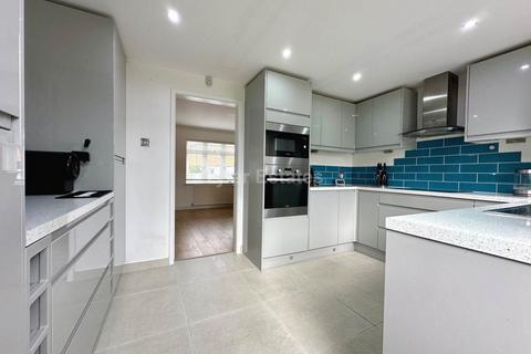 27 Cavendish Way, Basildon, SS15 4ET