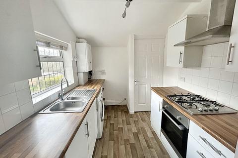 2 bedroom flat for sale, South View Terrace, Whickham, Newcastle upon Tyne, Tyne and wear, NE16 4PG