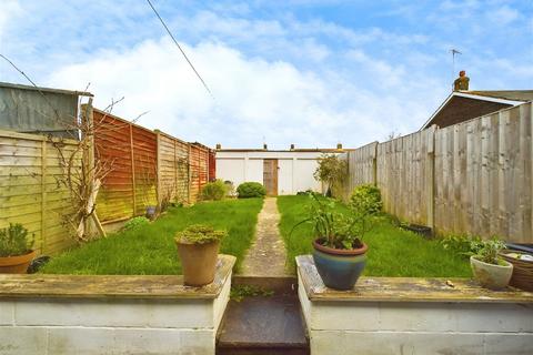 3 bedroom terraced house for sale, Garden Close, Sompting