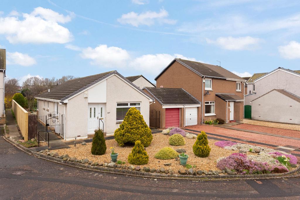 Gyle Park Gardens, Edinburgh EH12 3 bed detached bungalow for sale - £ ...