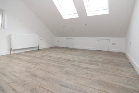 4 bedroom apartment to rent, South Ealing Road, Ealing