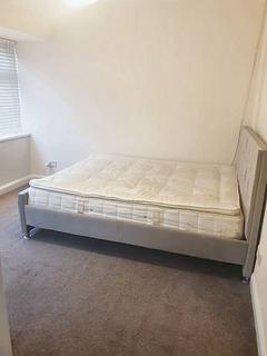 1 bedroom in a house share to rent, Fairholme Crescent, Hayes UB4