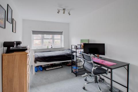 35 Avoncroft Road, Stoke Heath, Bromsgrove, B60 4NG