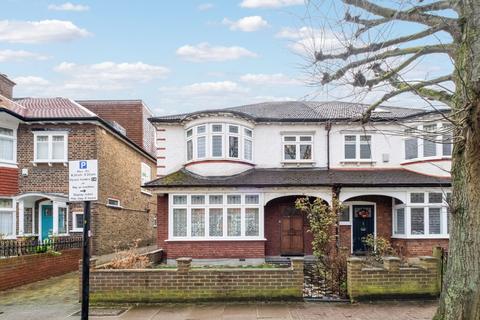 114 Thurleigh Road, London, SW12 8TT