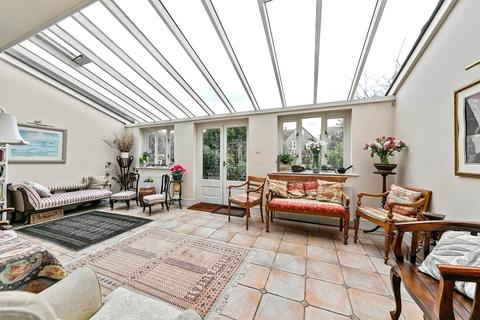 4 Fitzwilliam Avenue, Richmond, TW9 2DQ