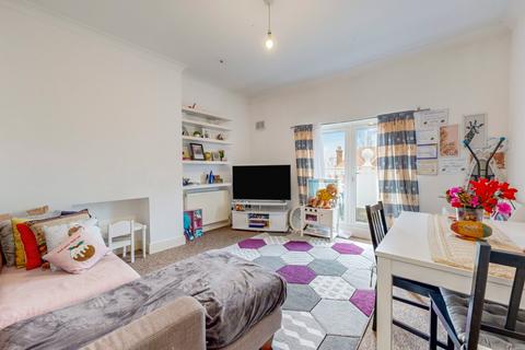 3 bedroom apartment for sale, Minster Road, London, NW2