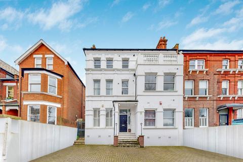 3 bedroom apartment for sale, Minster Road, London, NW2