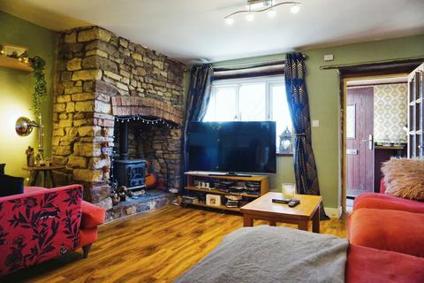2 bedroom semi-detached house for sale - Riding Barn Hill, Wick, BS30 5PB.