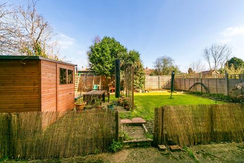 10 Stuart Road, Richmond, TW10 7QR