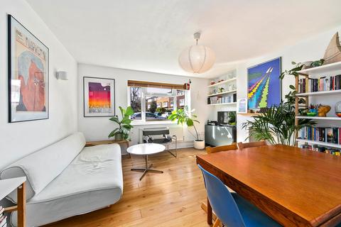 10 Stuart Road, Richmond, TW10 7QR