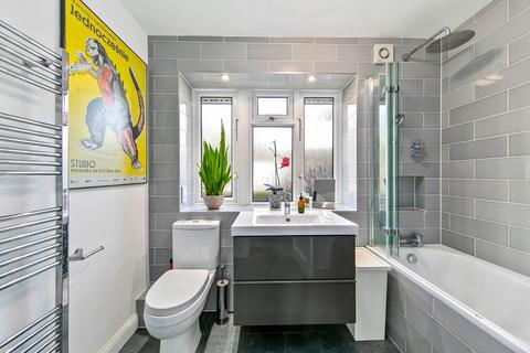 10 Stuart Road, Richmond, TW10 7QR