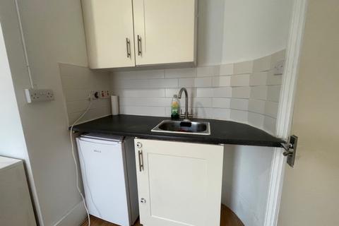 1 bedroom in a house share to rent - Tynemouth Road, London