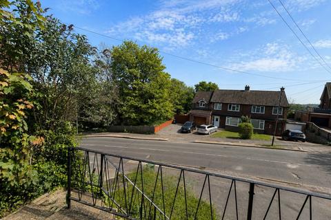 4 bedroom semi-detached house to rent, 4 Bed Student House, Hughenden Avenue, High Wycombe, HP13 5SN