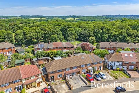 3 bedroom terraced house for sale, Oakley Drive, Romford, RM3