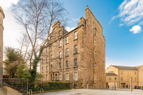 3 bedroom ground floor flat for sale - 26/1 St. James Square, New Town, Edinburgh, EH1 3AY