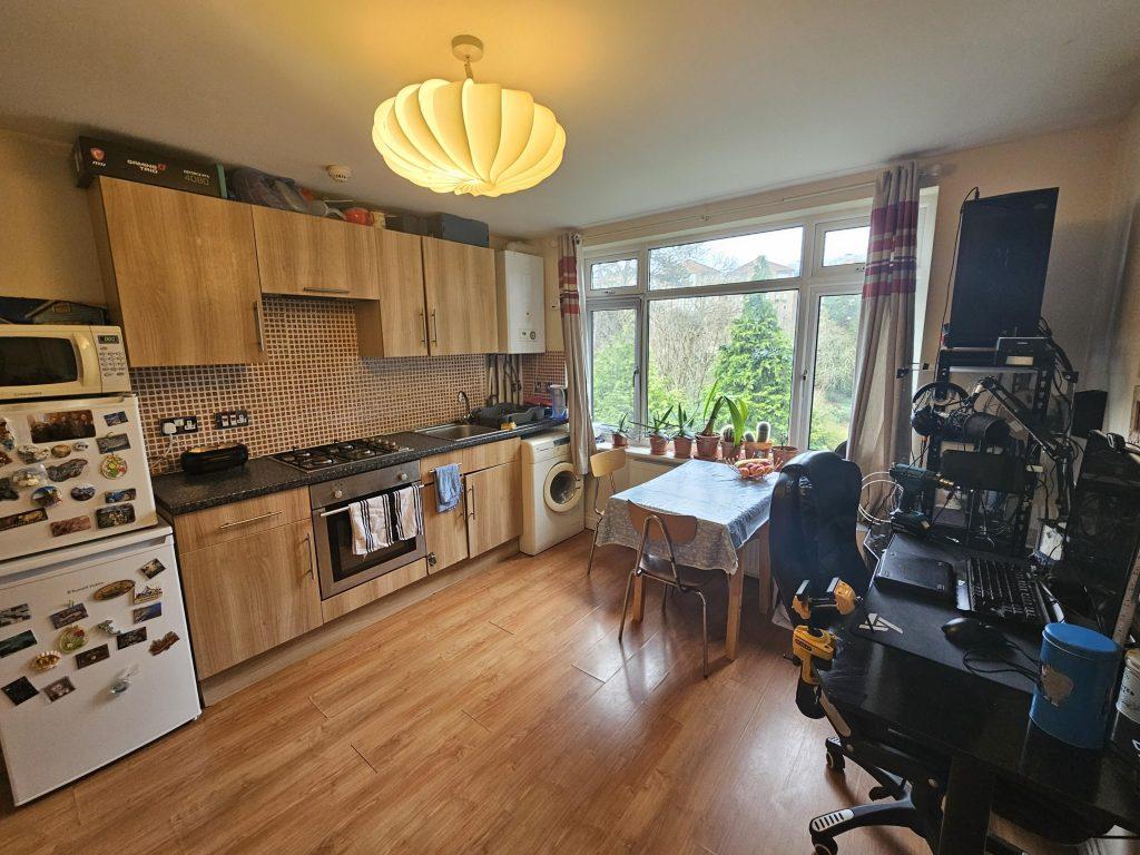 Spa Road, 1 bed apartment to rent £850 pcm (£196 pw)