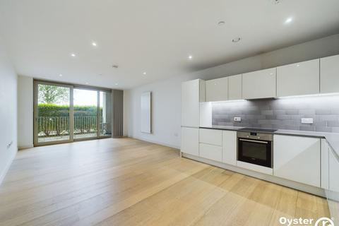 2 bedroom ground floor flat to rent, Royal Wharf Walk, London, E16