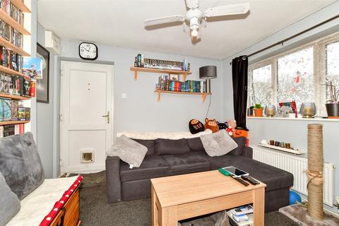 1 bedroom flat for sale - Woodcourt, Tollgate Copse, Crawley, West Sussex