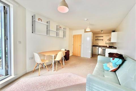 1 bedroom flat to rent - Camberwell Station Road London SE5