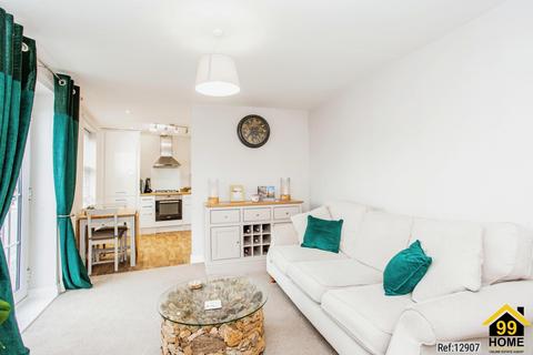 2 bedroom flat for sale, Sheridan House, 1, Leigh-On-Sea, Southend-on-Sea Borough, SS9