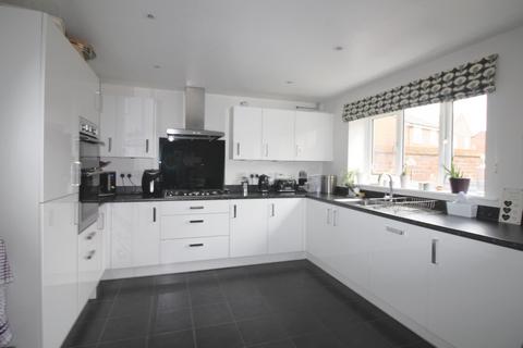 5 bedroom detached house for sale, Vanneck Close, Kidderminster, DY11