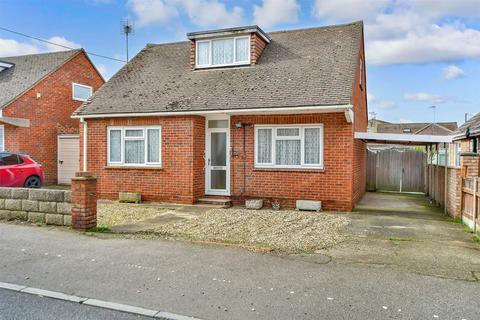 3 bedroom chalet for sale - Barton Hill Drive, Minster On Sea, Sheerness, Kent