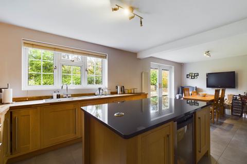 5 bedroom detached house for sale - *  4/5 BED DETACHED  *  The Lawns, FIELDS END, HP1