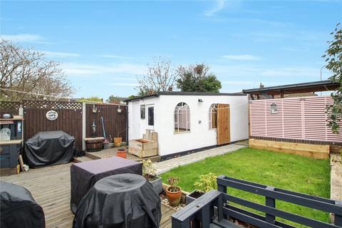 2 bedroom bungalow for sale, Fairway Gardens, Leigh-on-Sea, Essex, SS9