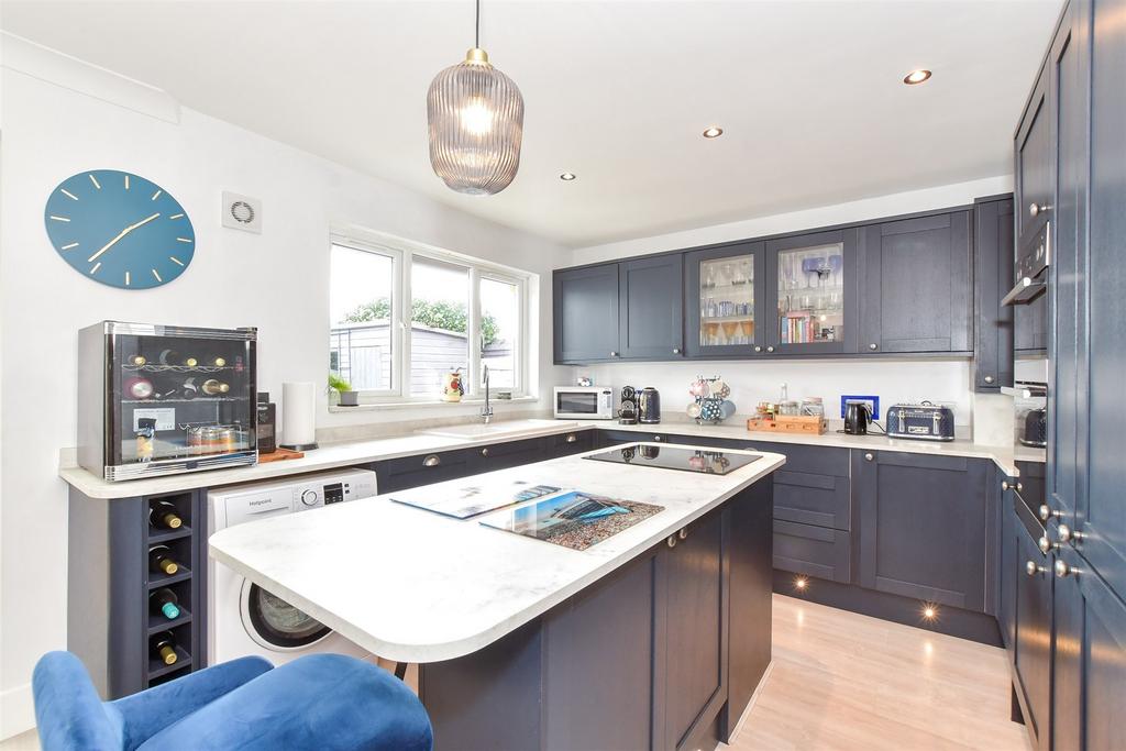 Lounge/ Kitchen