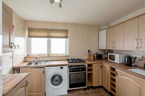61/2 Calder Gardens, Edinburgh, EH11 4JU