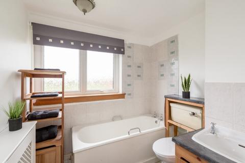 61/2 Calder Gardens, Edinburgh, EH11 4JU
