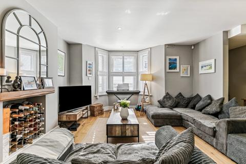 2 bedroom apartment for sale, Lavender Hill, London, United Kingdom, SW11