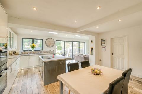 6 Brueton Drive, Redditch, B98 7JB